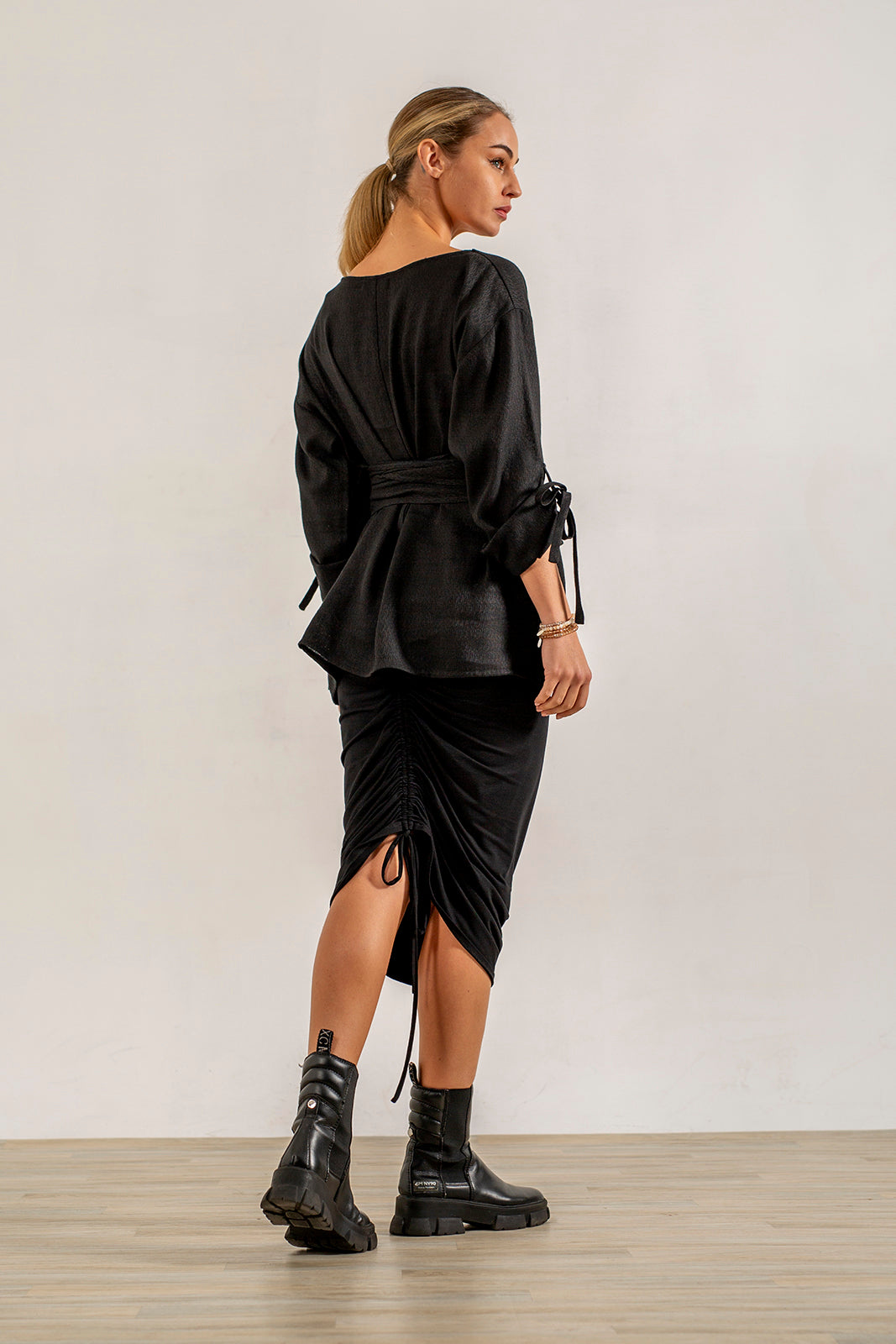 Sandy Italian Linen Tunic (Black)