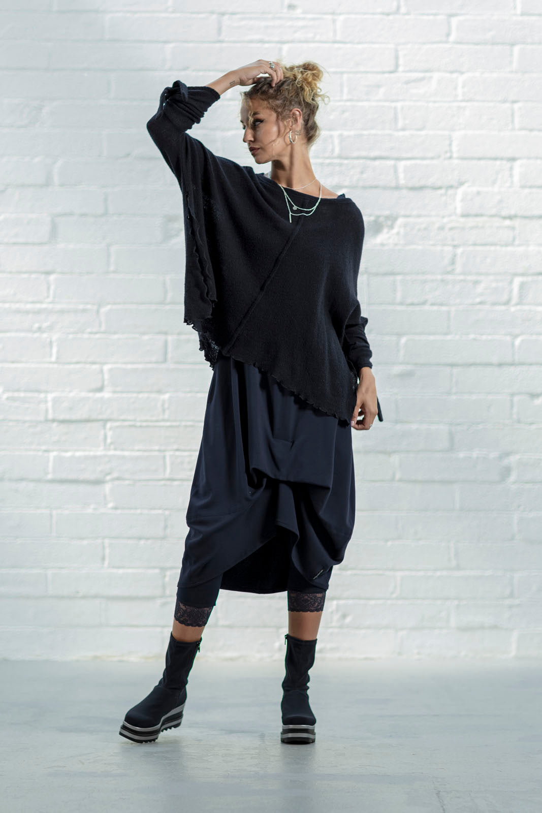 Willow Pinny Navy