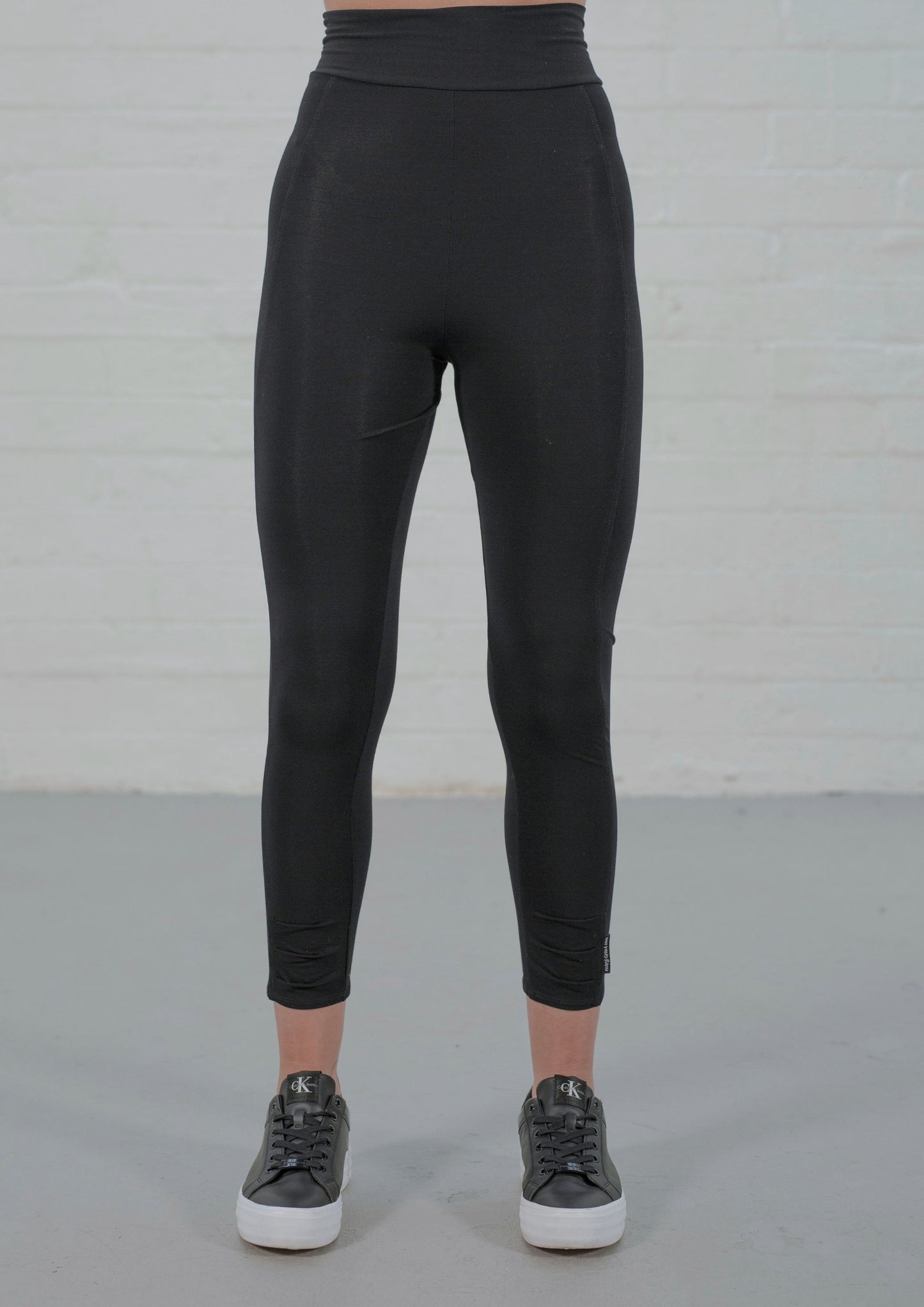 Lola Tuck Hem Leggings Lead