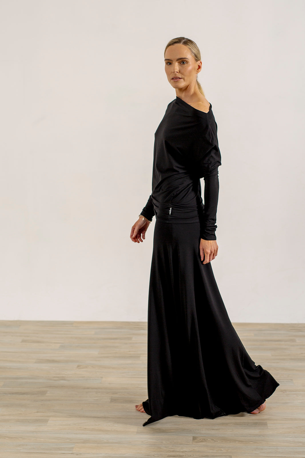 Abbe Viscose Jersey Asymetrical top (black)