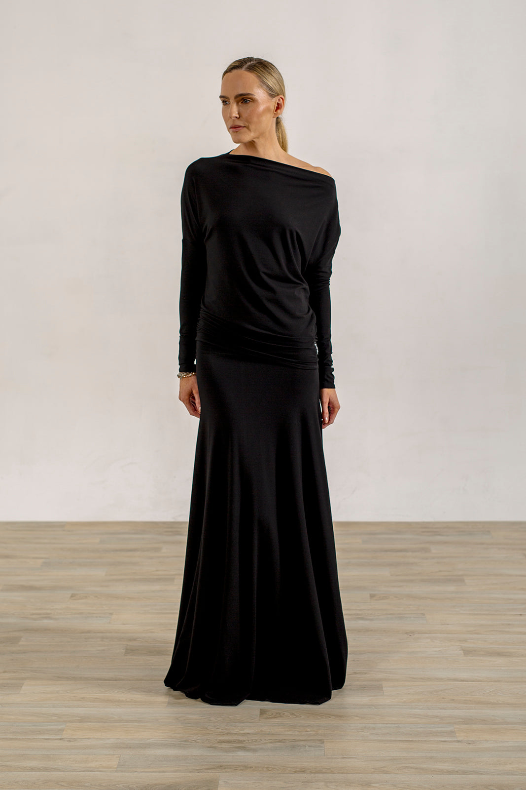 Abbe Viscose Jersey Asymetrical top (black)