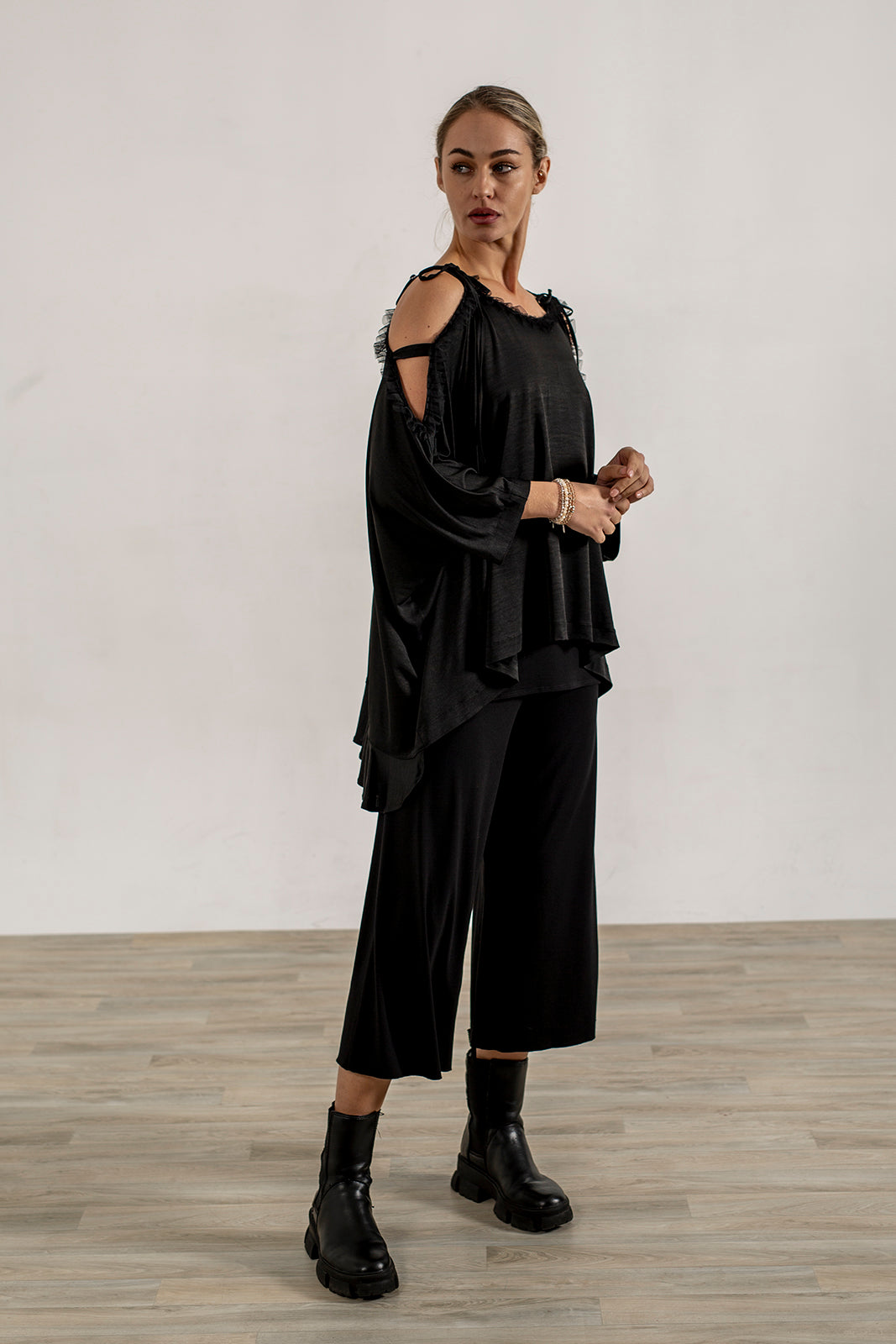 Kathryn Oversize Top (Black)