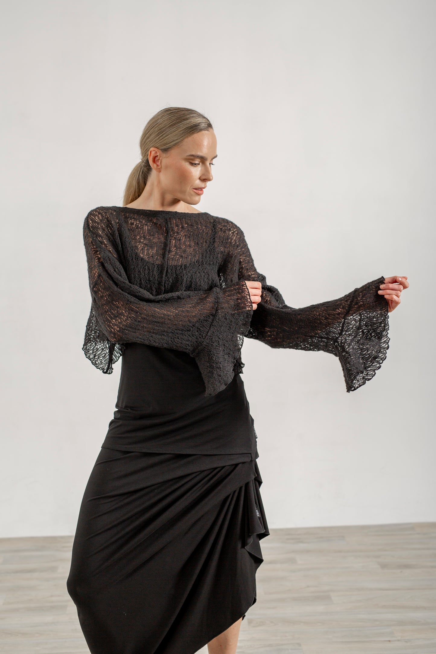 Alina Italian Wool crop jumper (Lead)