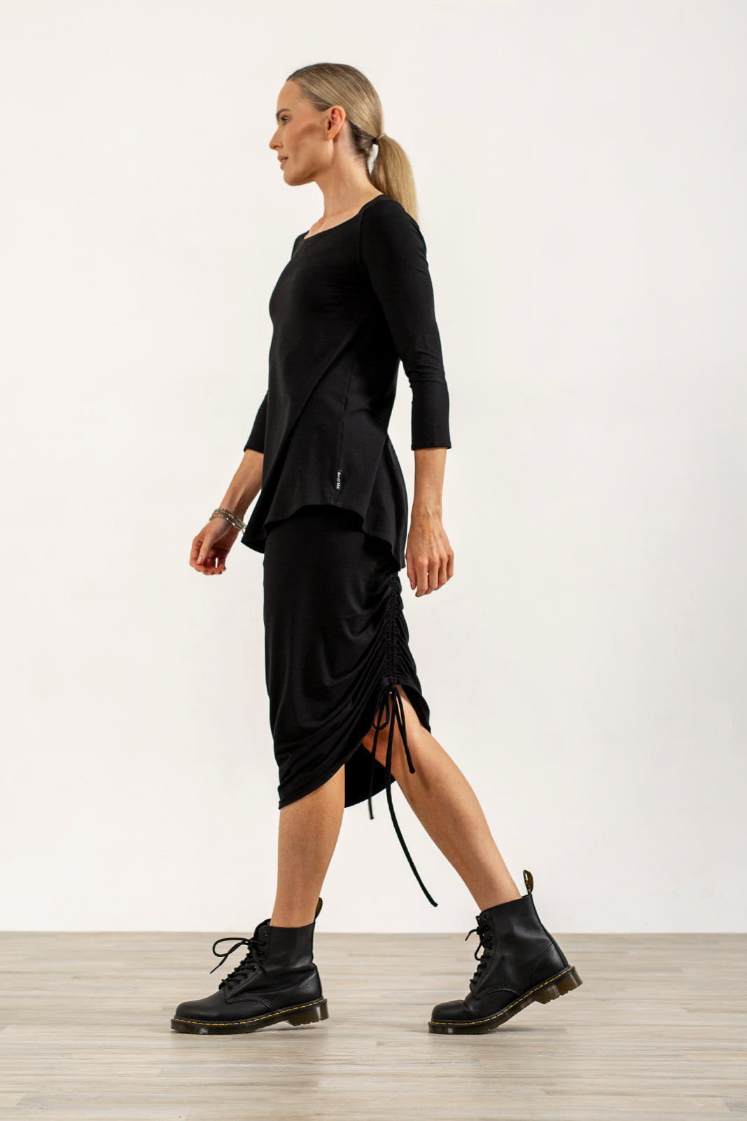 Iris 3/4 Sleeve Viscose Jersey Top (black)