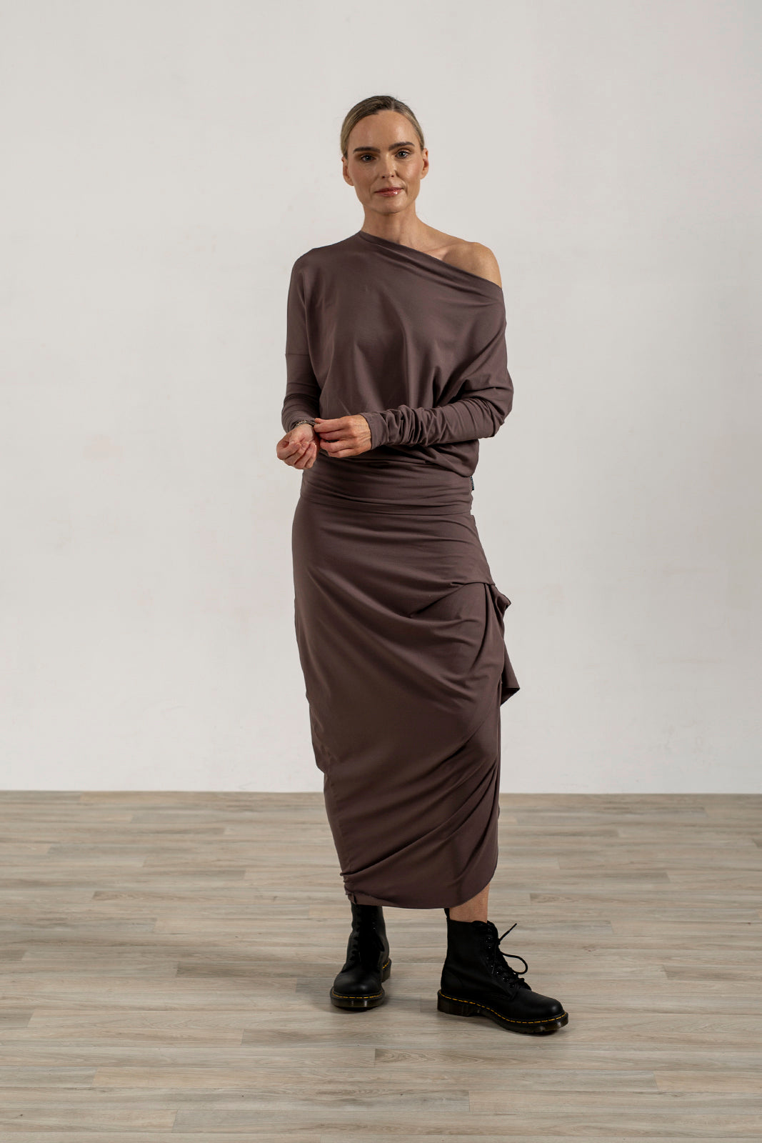 Abbe Viscose Jersey Asymetrical top (Mink)