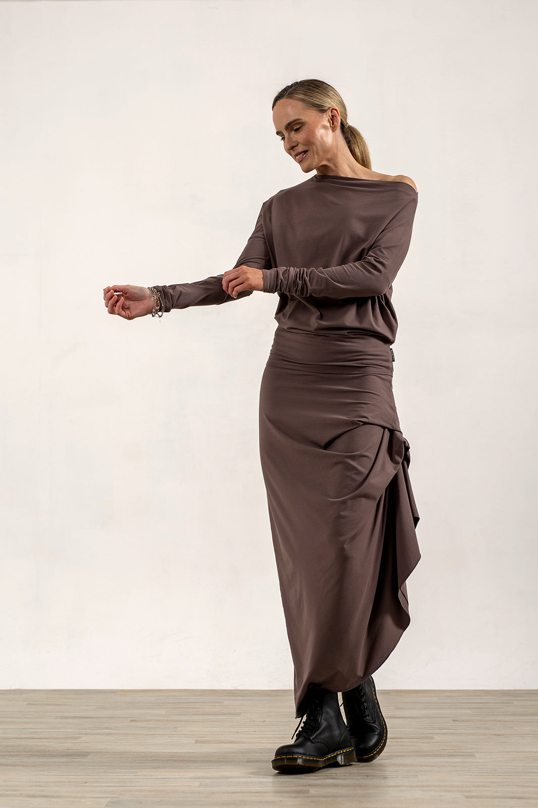 Abbe Viscose Jersey Asymetrical top (Mink)