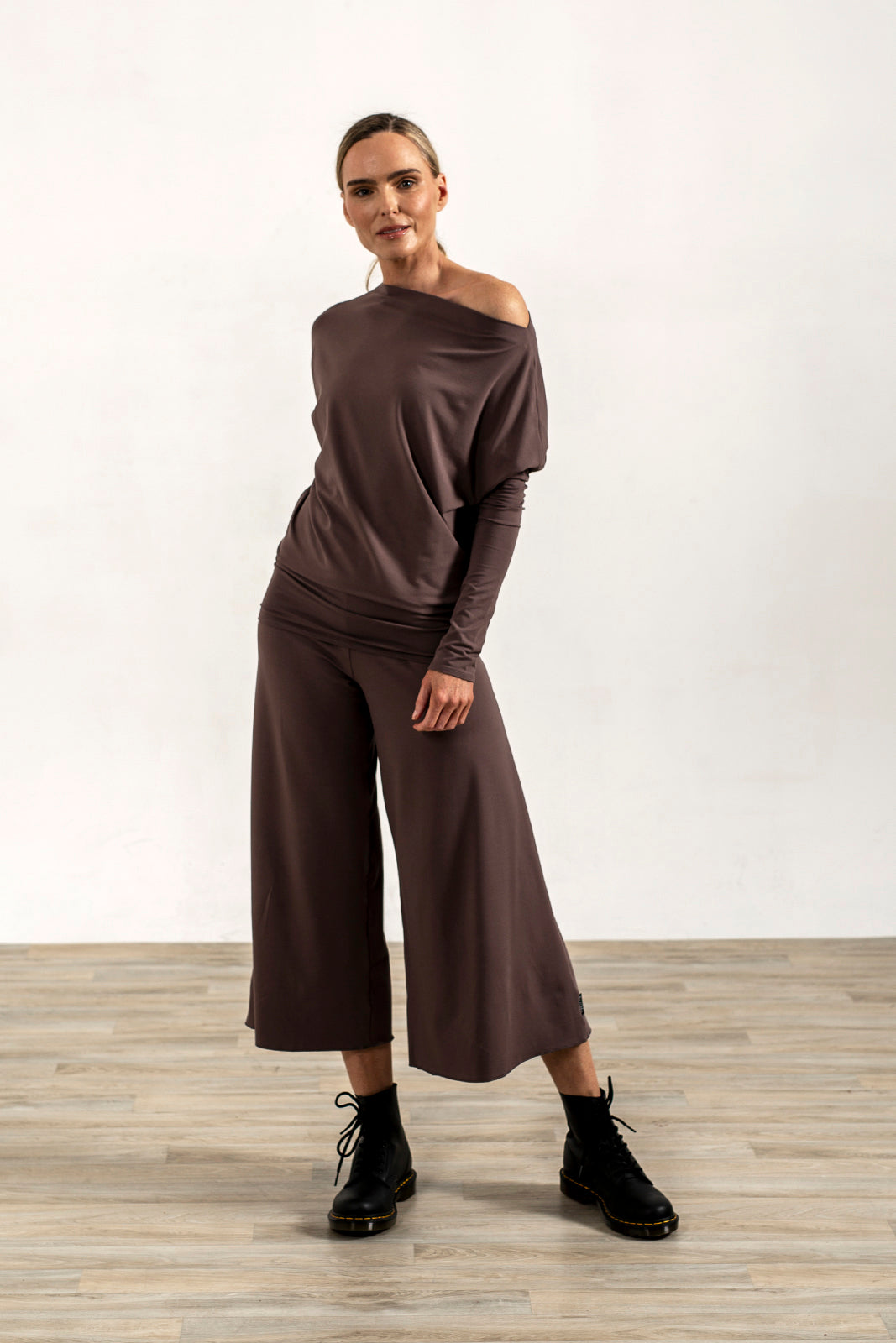 Abbe Viscose Jersey Asymetrical top (Mink)