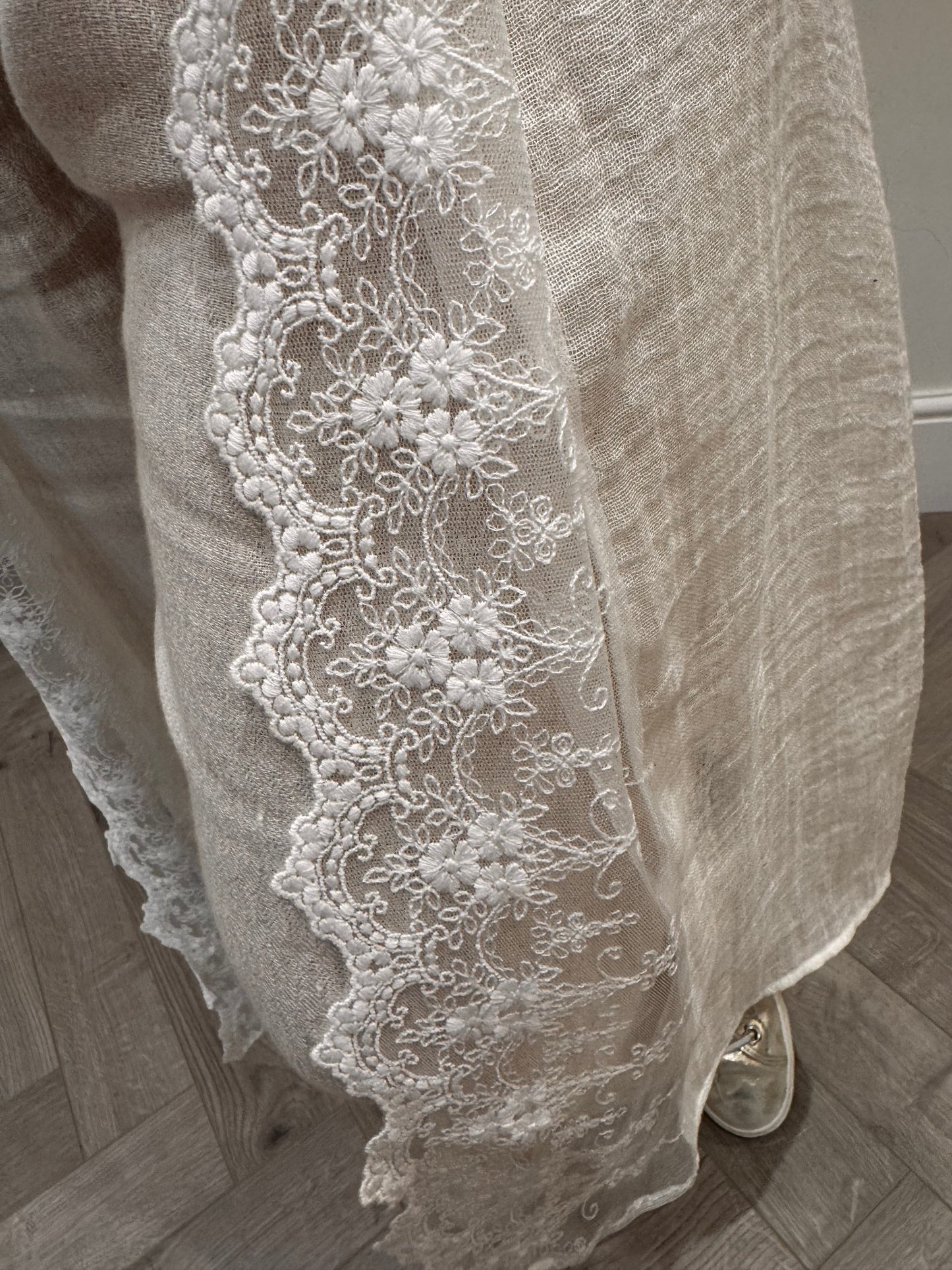 Myra linen & lace duster