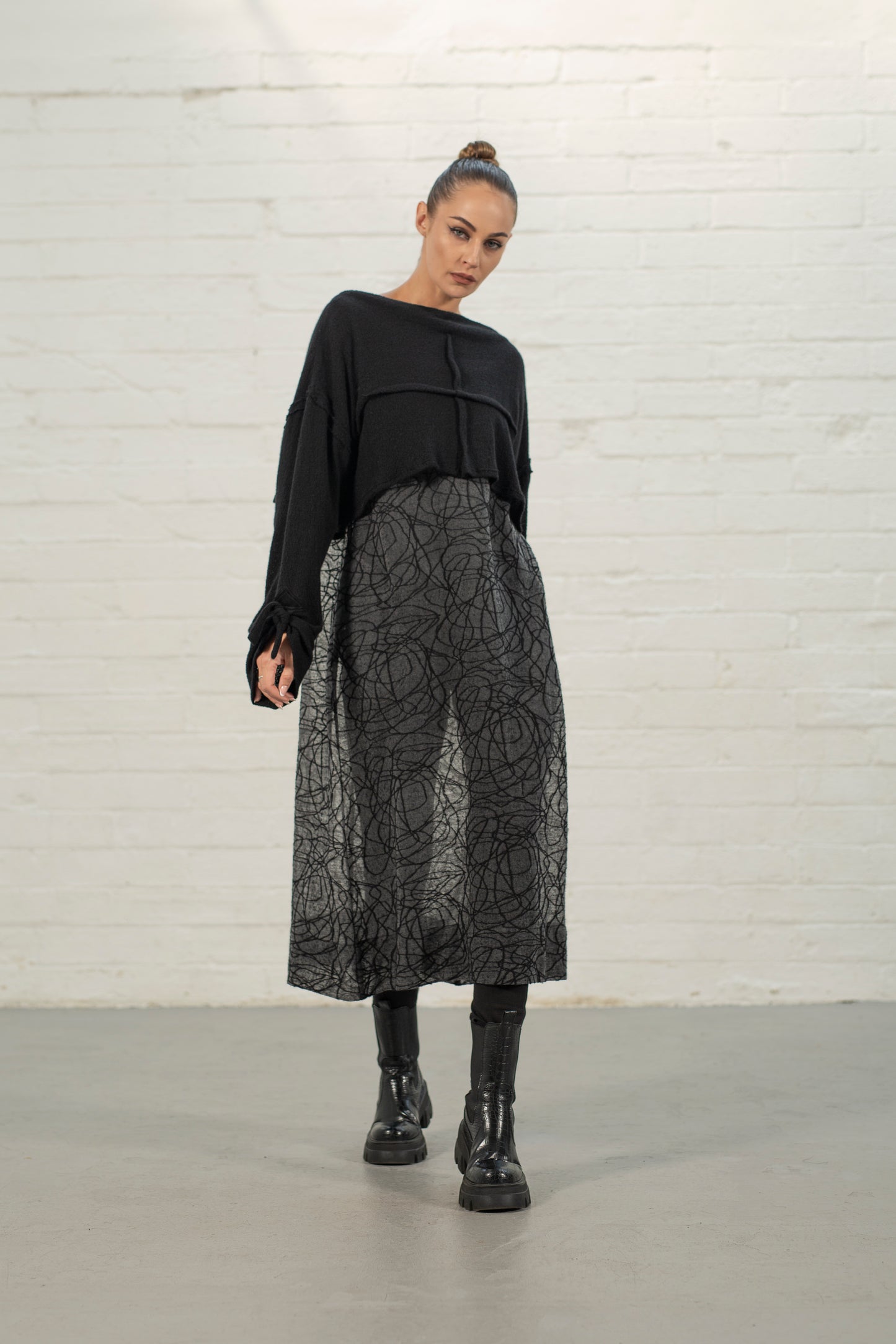 The Luna Jumper - Black