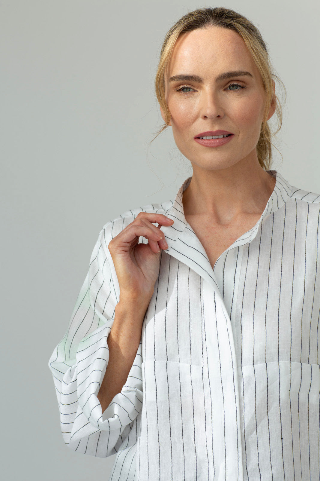 Dara Linen shirt : Limited Edition : white & black pinstripe