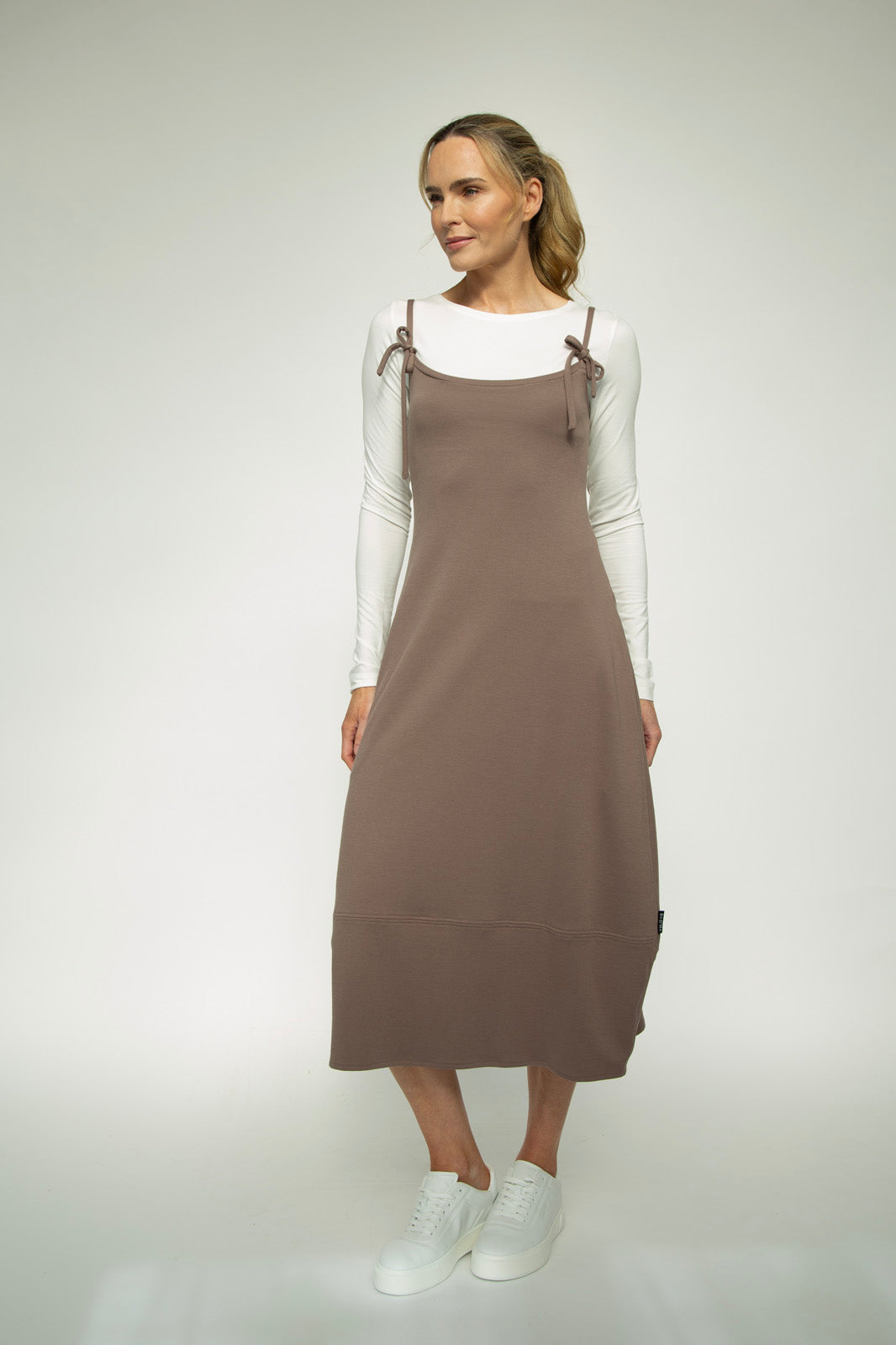 Hero Pinny (Cappuccino)