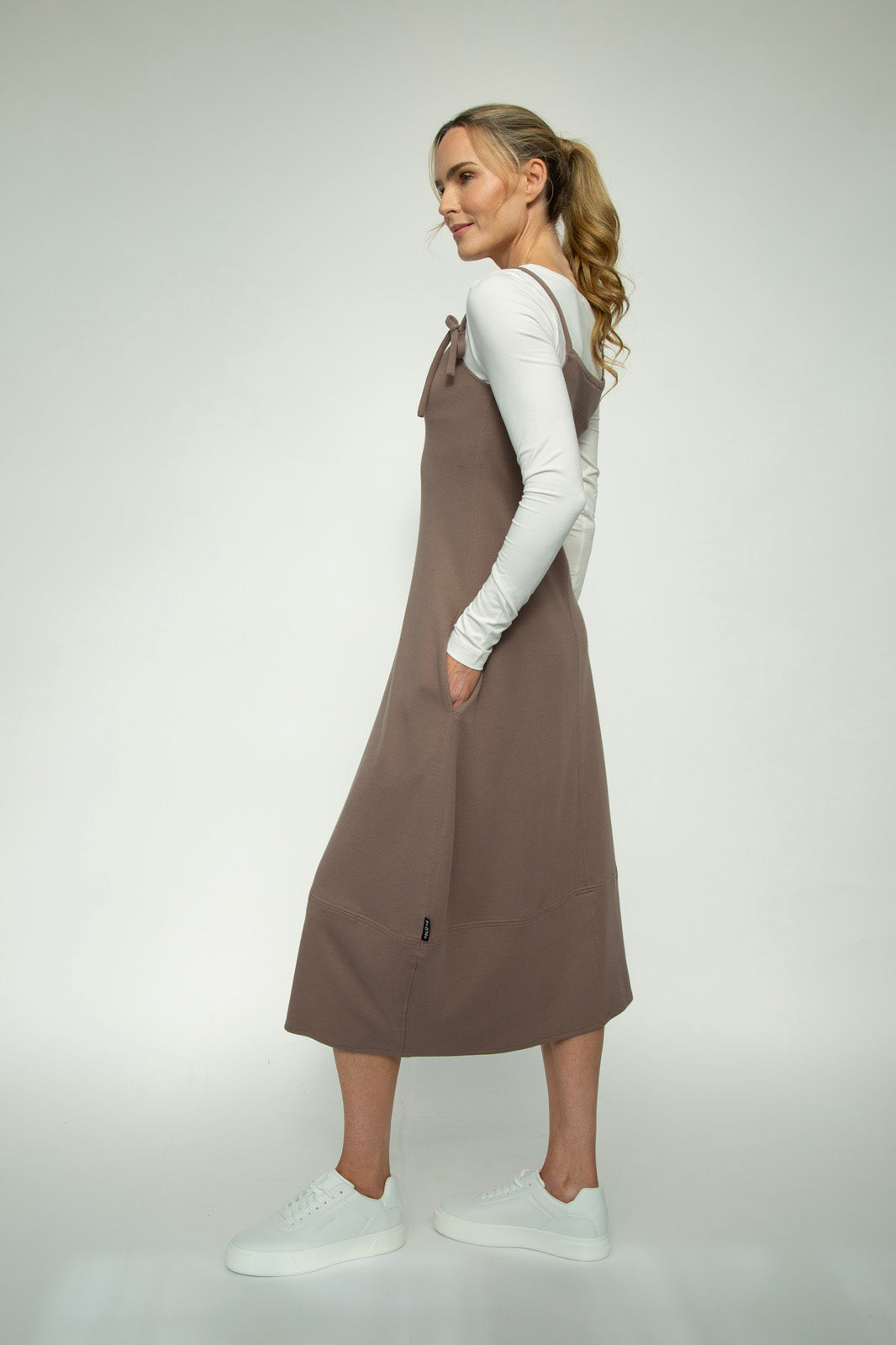 Hero Pinny (Cappuccino)