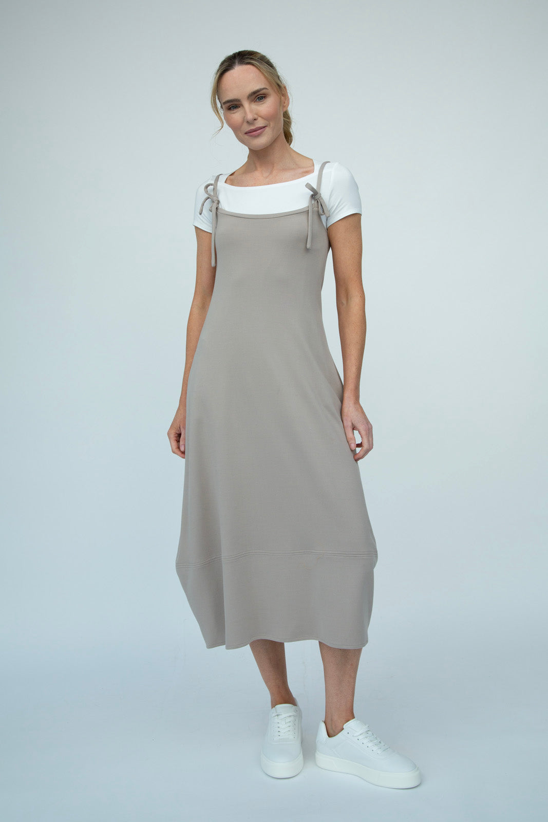 Hero Pinny (Sand)