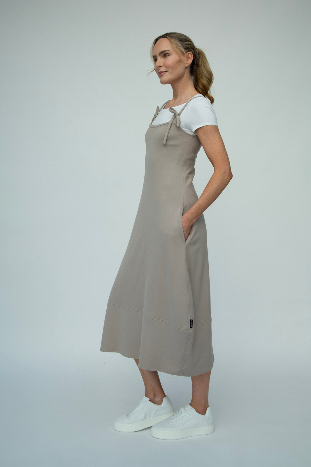 Hero Pinny (Sand)