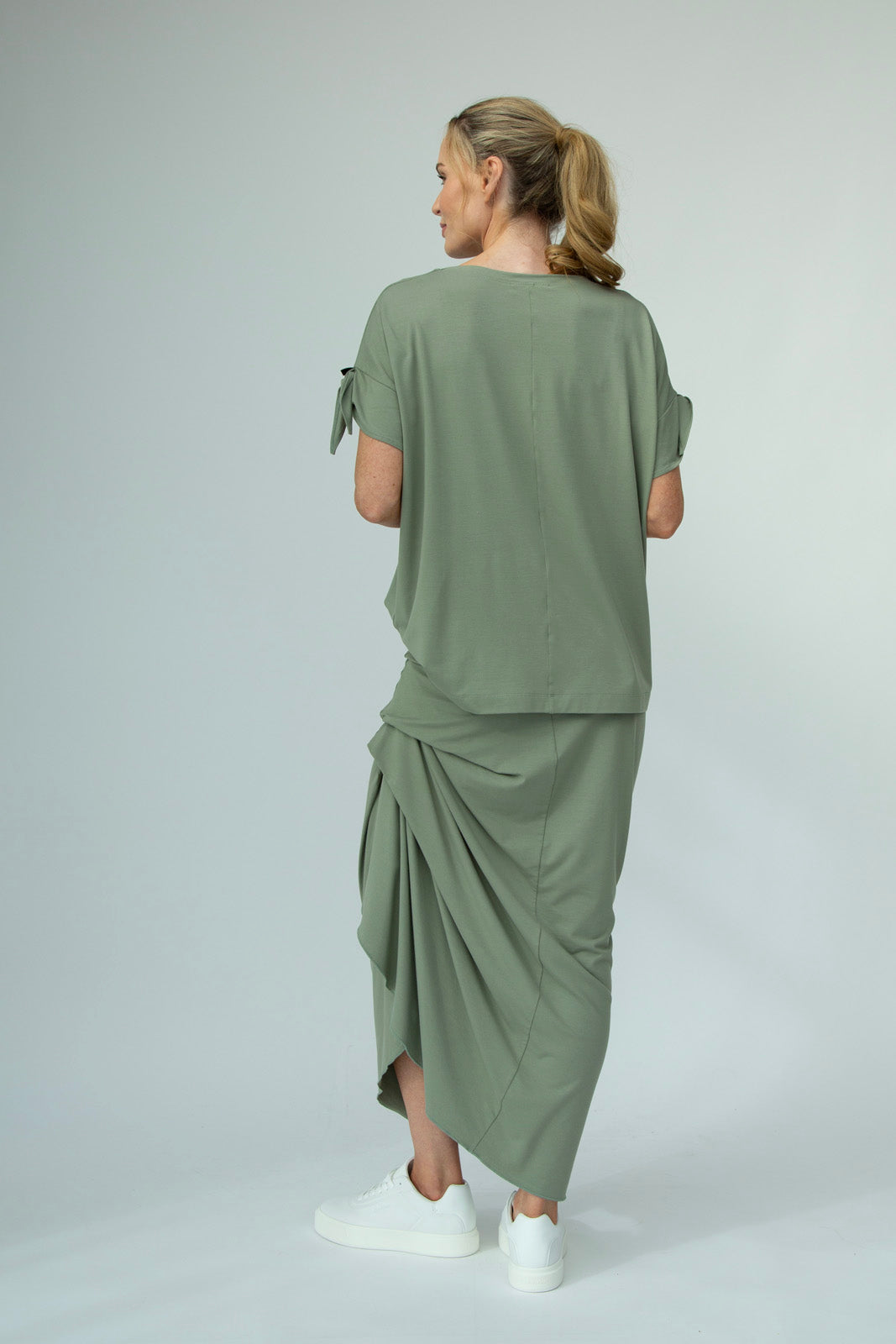 Kanchan Viscose Jersey Oversize Tee (Olive)