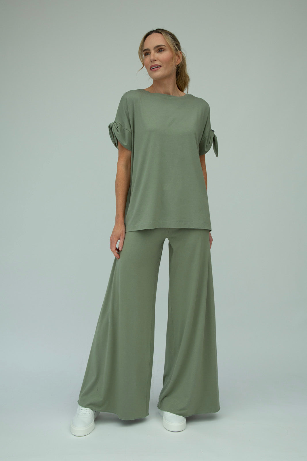 Kanchan Viscose Jersey Oversize Tee (Olive)