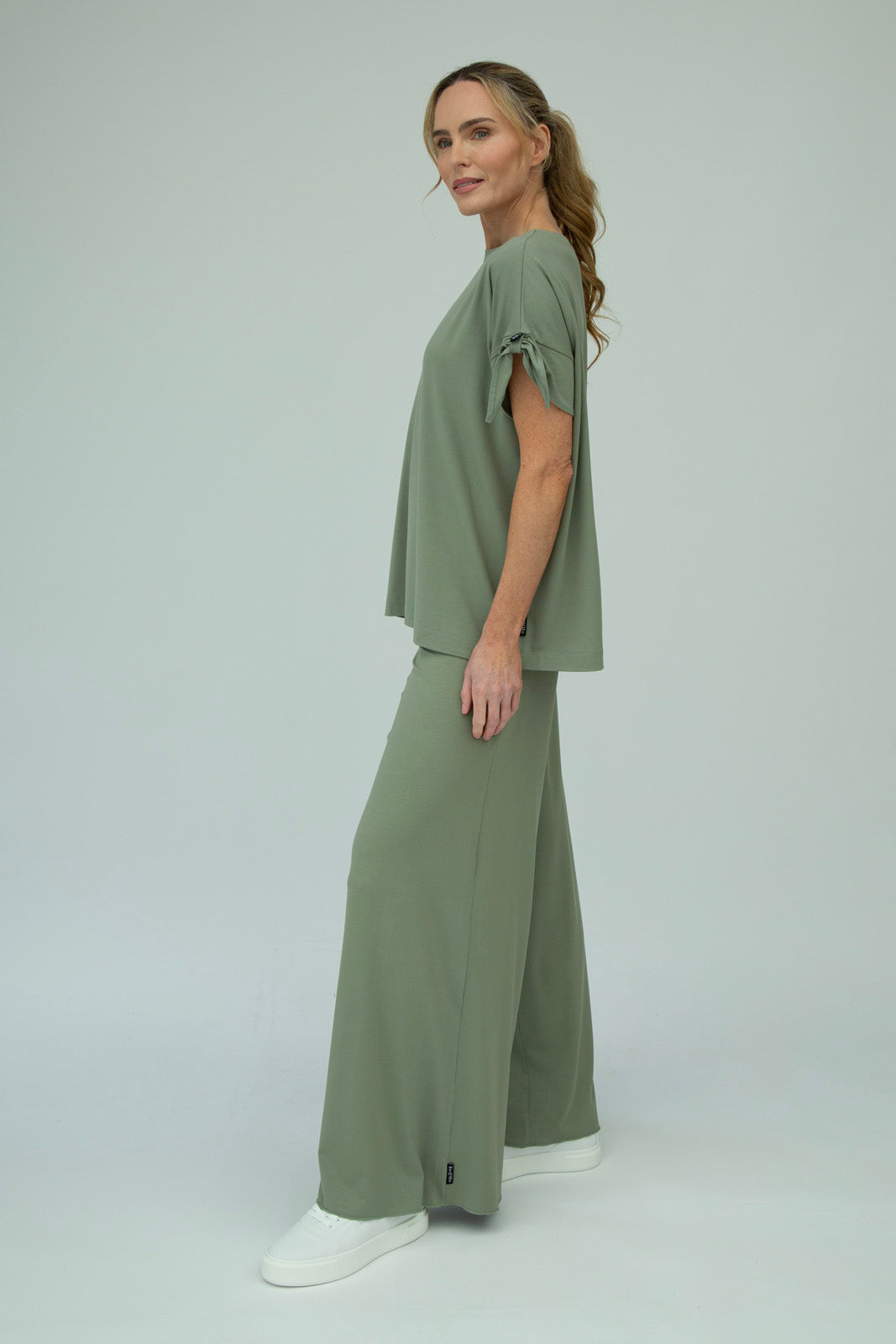Kanchan Viscose Jersey Oversize Tee (Olive)